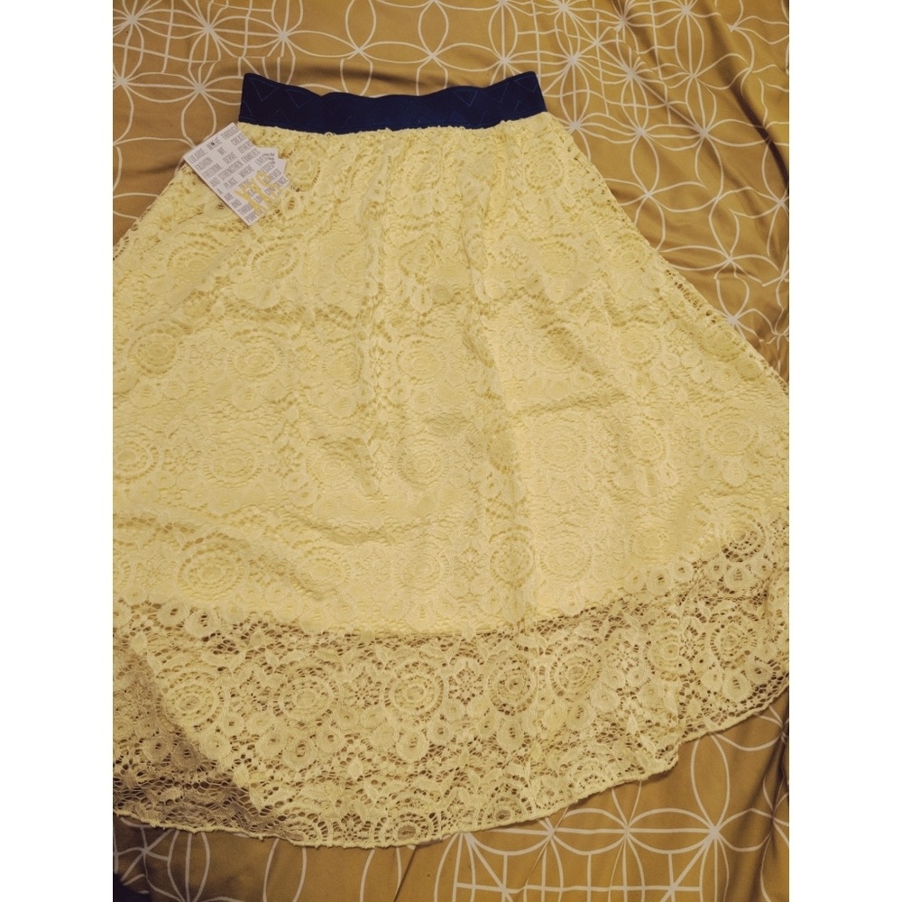 BNWT lace lularoe Lola- Price is Firm